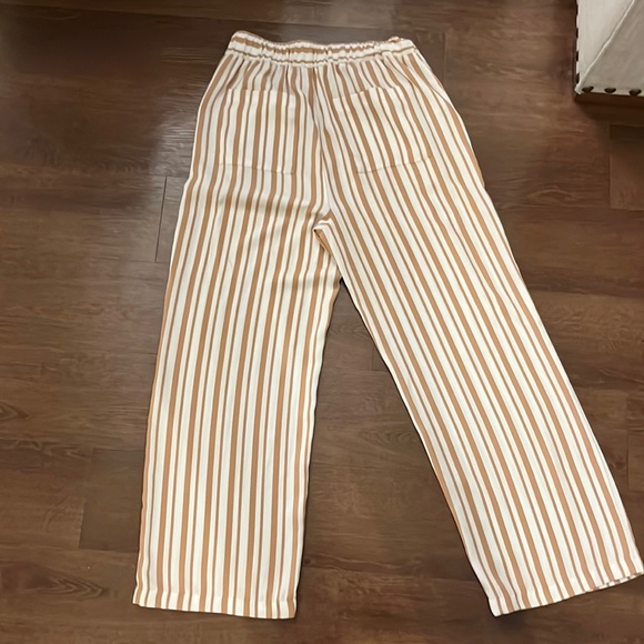Wide Leg Loft Striped Pants - Picture 7 of 9